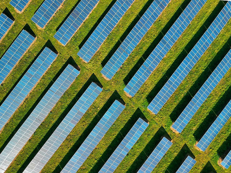Lassen sich die Solaranlagen länger als 20 Jahre wirtschaftlich betreiben, können die Schlusszahlungen für Anlegerinnen und Anleger höher als prognostiziert ausfallen. Foto: red zeppelin