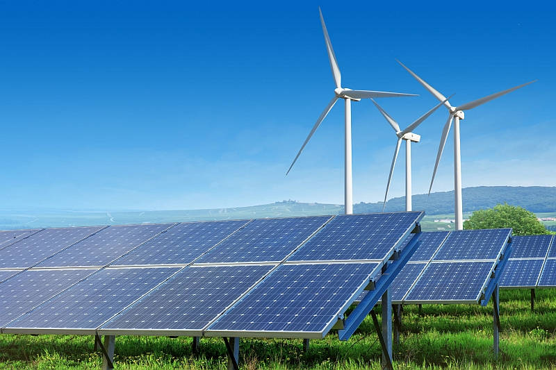 Der AIF soll zu etwa einem Drittel in Solaranlagen investieren. /Foto: 123rf_Laroslav Danylchenko