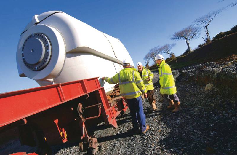 Die ersten Windräder konnten nur mit dem Geld von nachhaltigen Anlegerinnen und Anlegern errichtet werden. / Foto: Neil Palmer