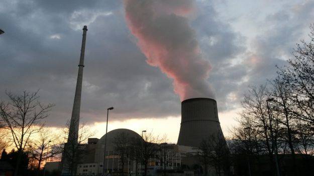 Atomkraftwerk Lingen im Emsland - Atommüll gehört zu den großen und teuren Umweltproblemen.