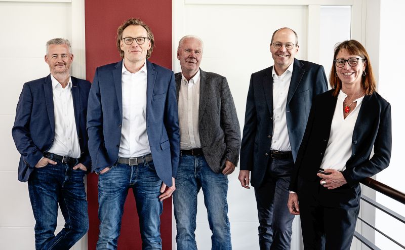 Die Unternehmensleitung der ÖKORENTA Gruppe (v.l.n.r.): Jörg Busboom, Jörg Schmeding, Tjark Goldenstein, Uwe de Vries und Karen Kurp. / Foto: ÖKORENTA Gruppe
