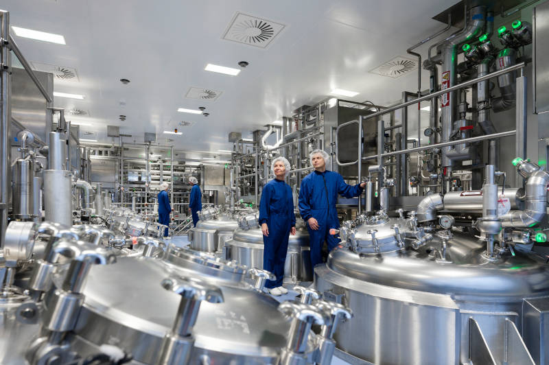 Unternehmen im Fonds: ASML (Halbleiteranlagen), Novo Nordisk (Pharma). / Fotos: Unternehmen