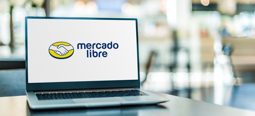 Unternehmen im Fonds: TSMC (Halbleiter), MercadoLibre (Online-Handelsplattform). / Fotos: TSMC, imago/Panthermedia